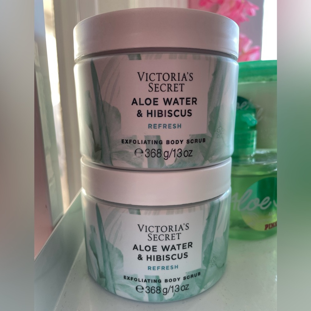 Victoria's Secret Refreshing Aloe & Hibiscus Scrub